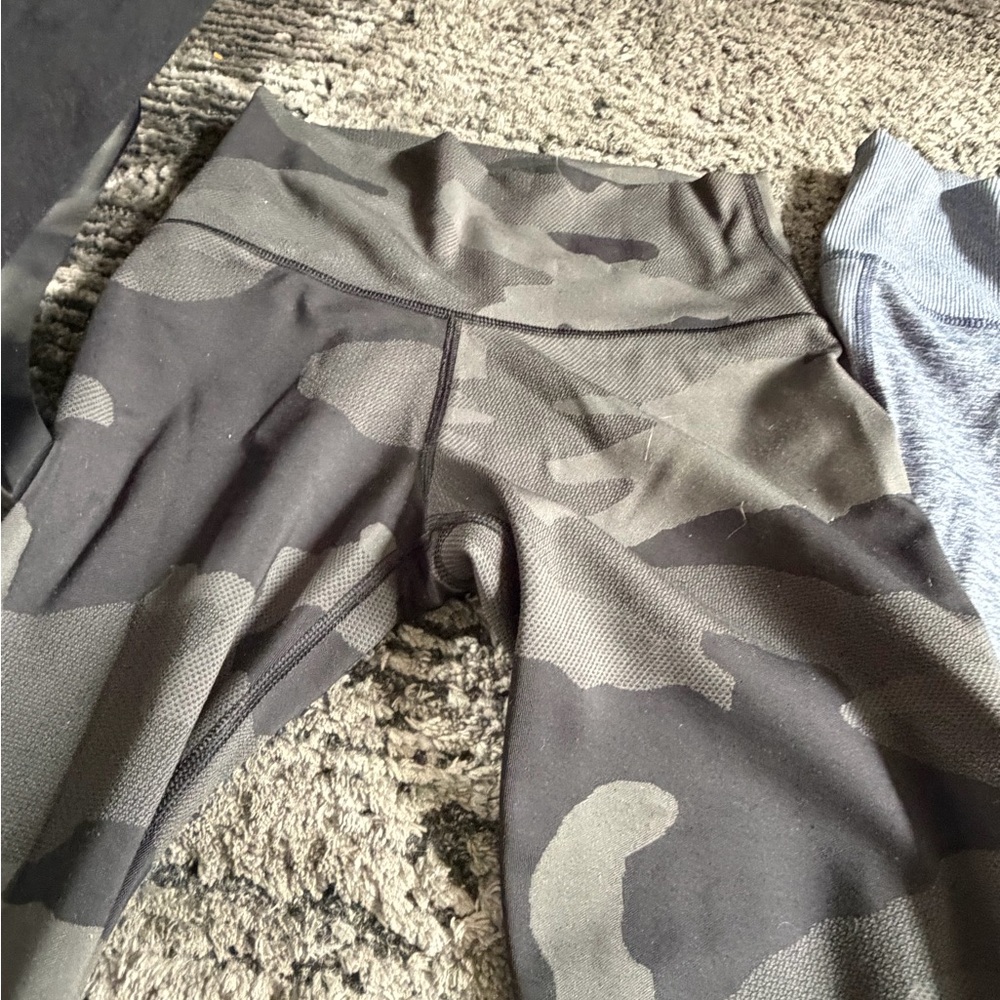 Aerie leggings and biker shorts - Picture 6 of 14
